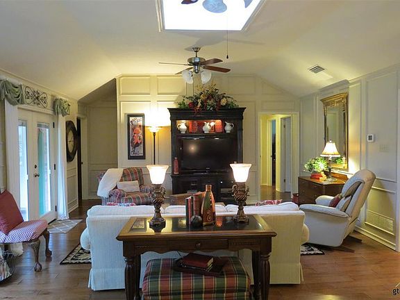 2nd image of 18363 Woodhollow Dr