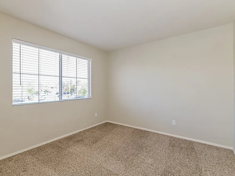 2642 Ridgewater Cir — Photo 13