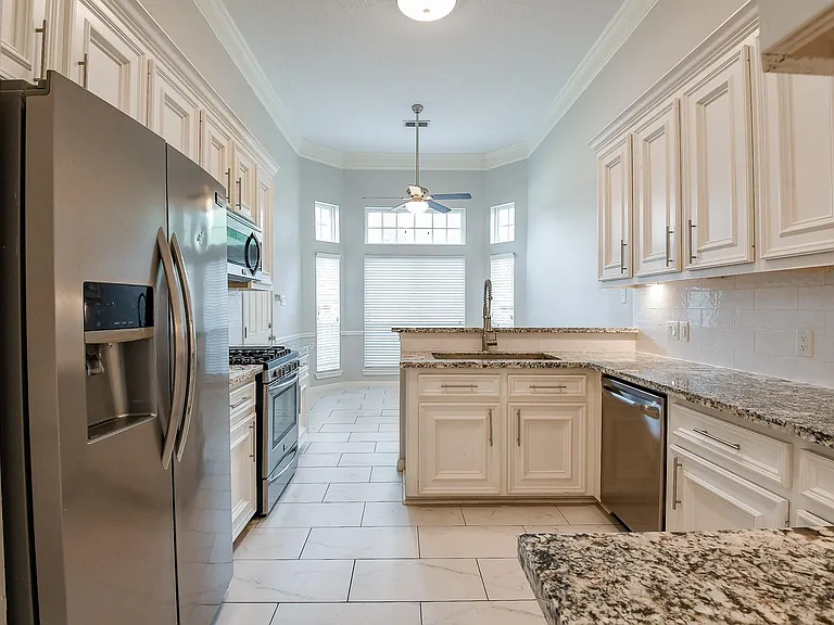 21818 Windsor Castle Dr — Photo 10