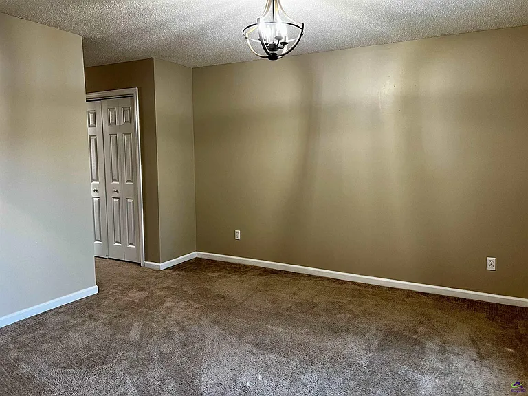 125 Faybrook Dr — Photo 5