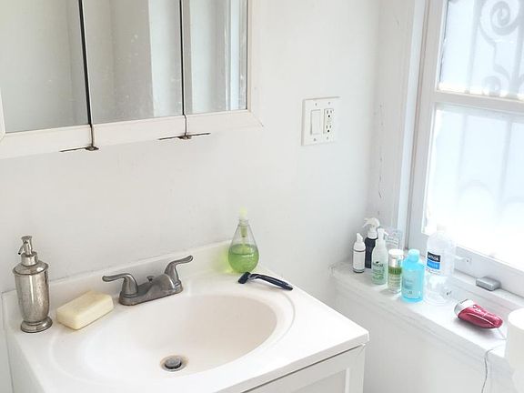 5th image of 1527 Spruce St APT 12