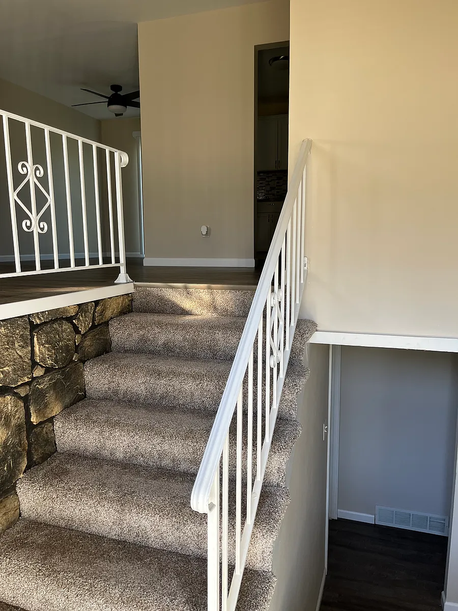 Split- entry way - 37 Soutee Dr