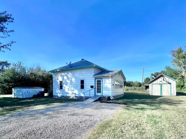 652 W 3rd St, Eureka, KS 67045