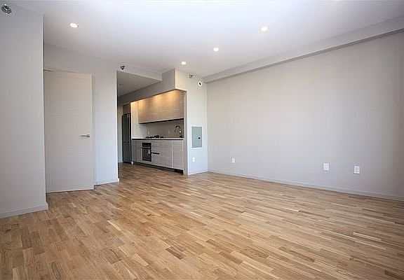 5th image of 1511 Bedford Ave #2J