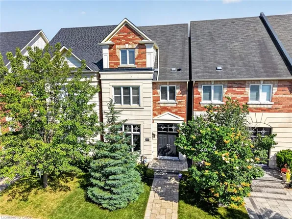 5203 Preservation Cir, Mississauga, ON L5M 7T3
