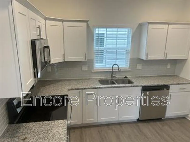 3 bed, 2.5 bath, 1345 sqft, $1,750 — Photo 2