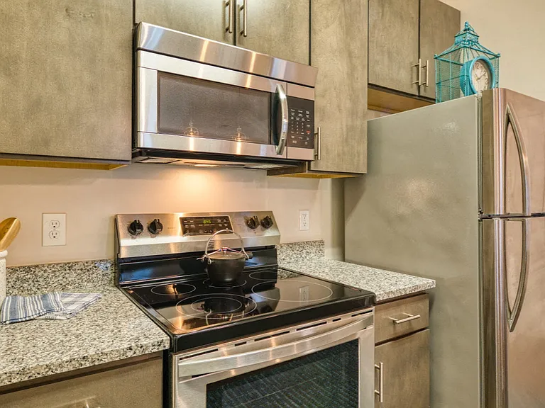Crossroads Station Apartments — Photo 16