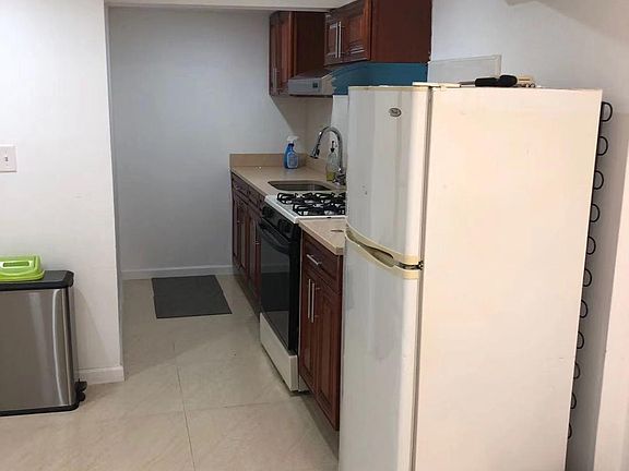 3rd image of 89-25 250th St