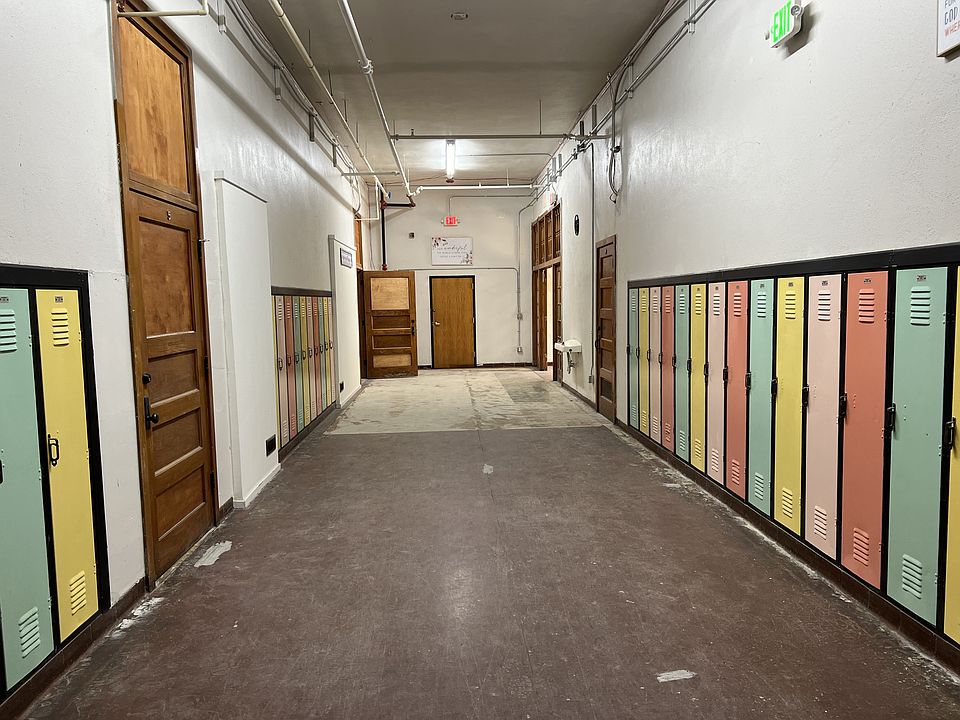 Building Photo 4