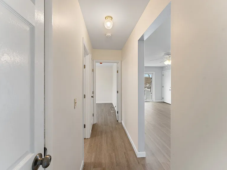 1398 Lonsdale Ave — Photo 10