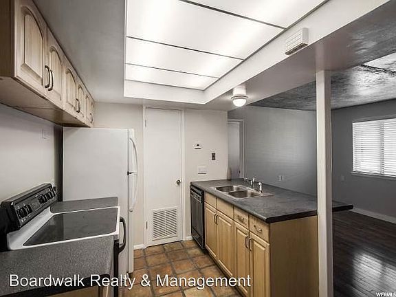 5th image of 1555 E 3900 S APT 211