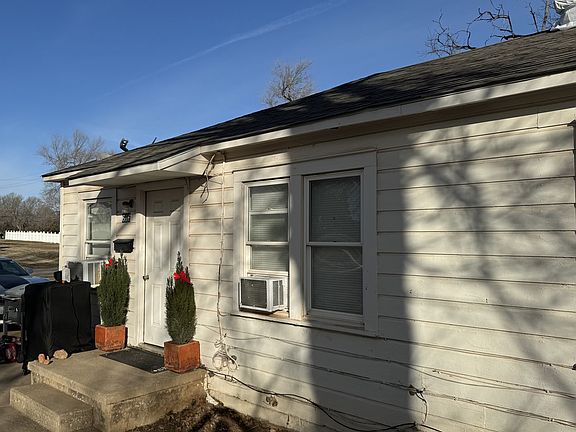 2nd image of 616 N Jefferson Ave