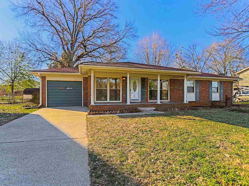1st image of 210 Cumberland Dr SE