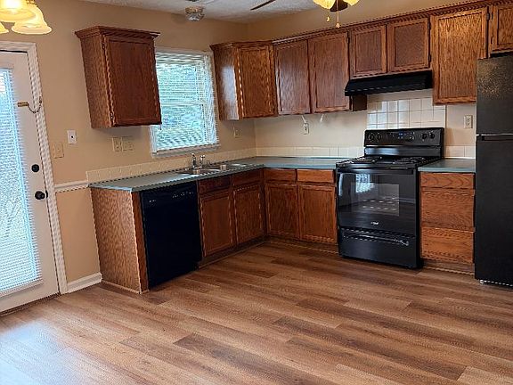2nd image of 3161 Glenwood Dr
