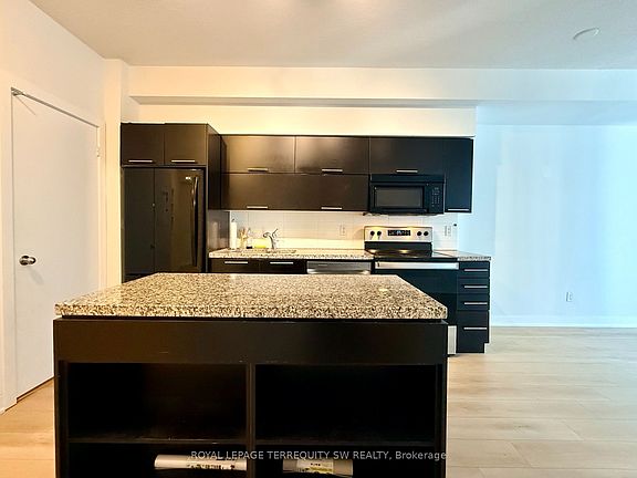 3rd image of 126 Simcoe St #1106
