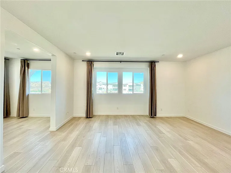27812 Marquee Dr — Photo 13