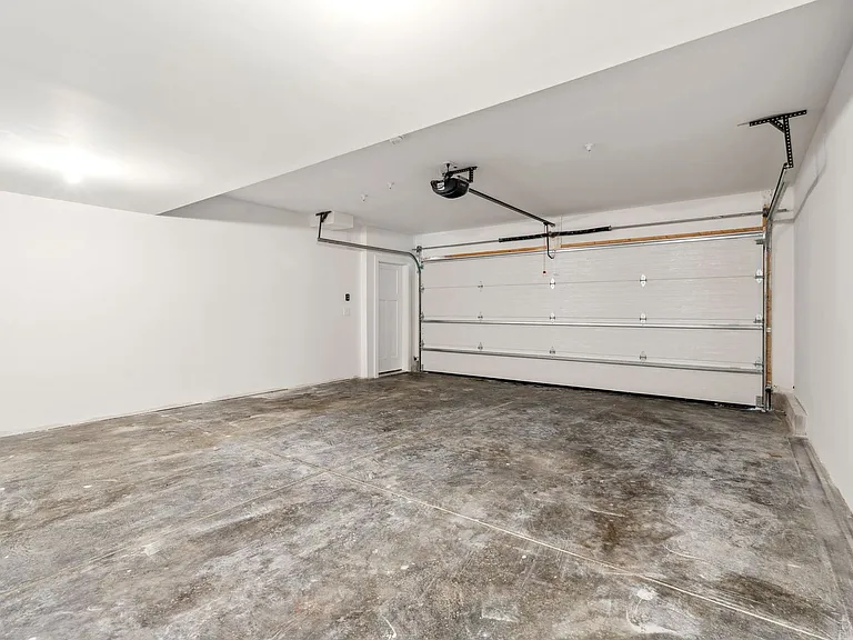 Bayberry Commons- 3 Bedroom 2.5 Bath Townhomes with 2 Car Garage — Photo 67