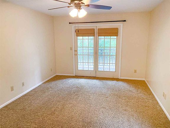 3rd image of 535 Cloverfield Ln APT 202