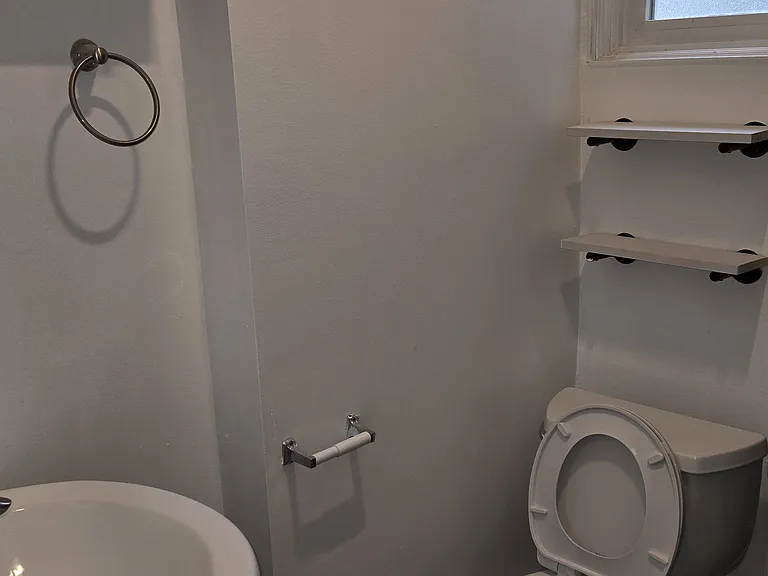 916 Wolcott Ave #3 — Photo 13