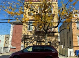 60-03 56th Rd #2, Maspeth, NY 11378
