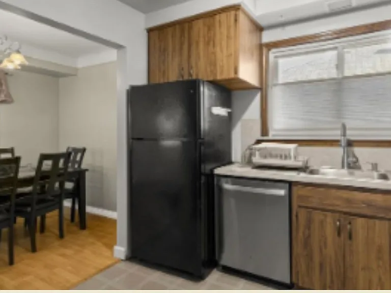 15587 Russell Ave — Photo 10