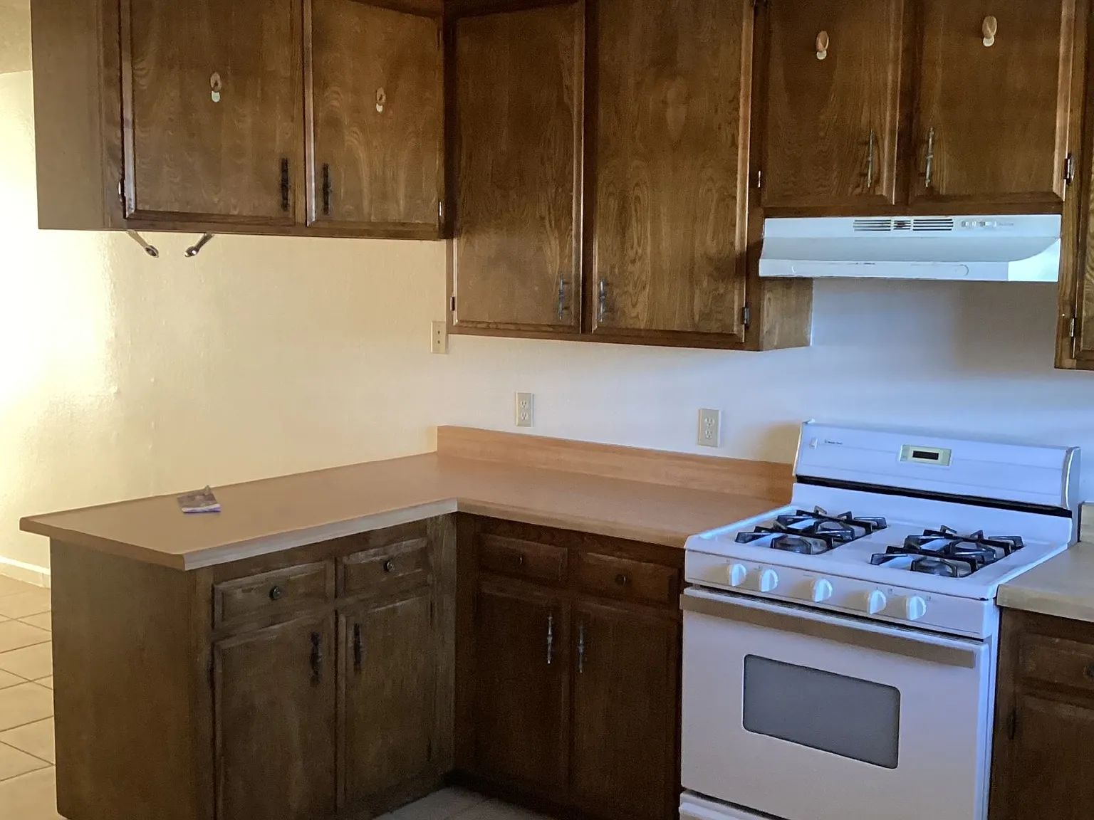 2 bed, 1.5 bath, 945 sqft, $1,925 — Photo 3