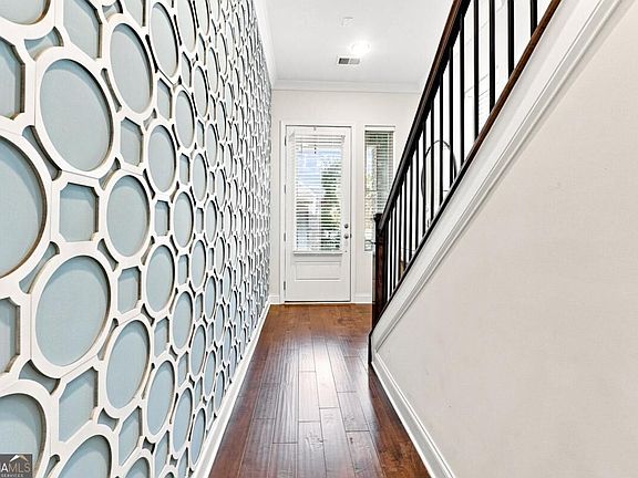 4th image of 100 Bastille Way