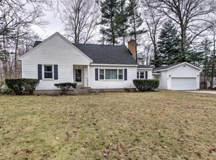 57 E Beech St, Fruitport, MI 49415