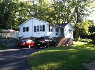 5 Staman Rd, Vernon, NJ 07462