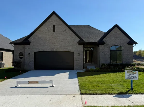 14004 Quail View Dr, Washington, MI 48094