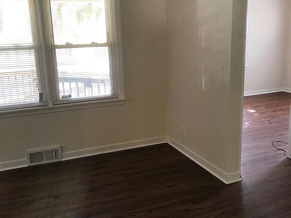 4th image of 807 W Brons Ave