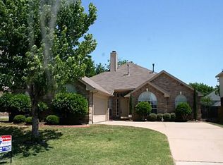 7825 Brook Meadow Ln, Fort Worth, TX 76133
