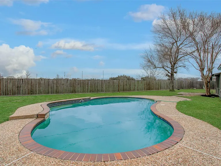 2538 Knights Cir — Photo 36