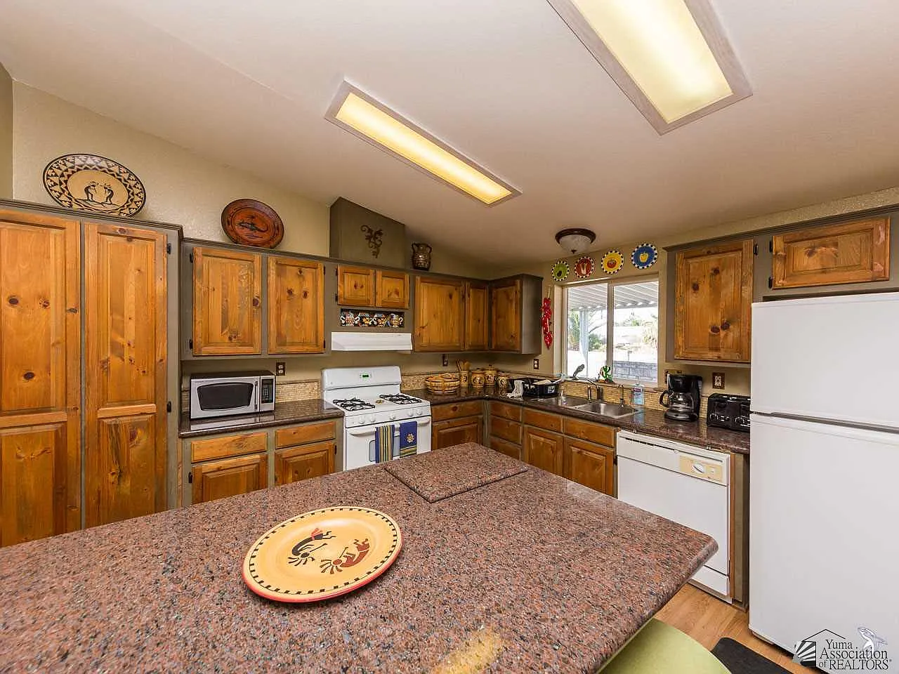 4 bed, 2.0 bath, 1782 sqft, $1,800 — Photo 4