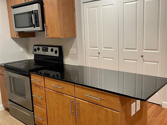 4th image of 5696 Kingsbury Ave #407