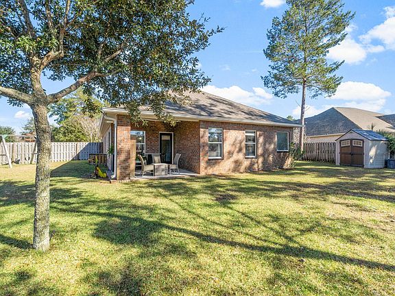 4th image of 465 Camellia Ct