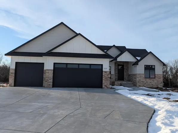 2531 S Clear Creek Cir, Wichita, KS 67230