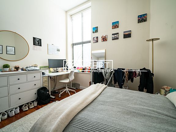 3rd image of 841 Parker St APT 203