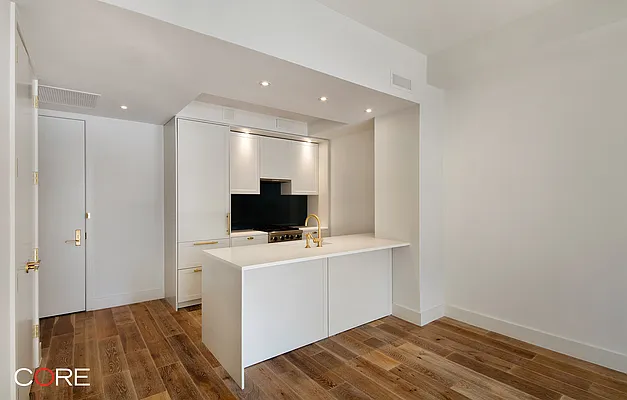 Rented by CORE | media 15