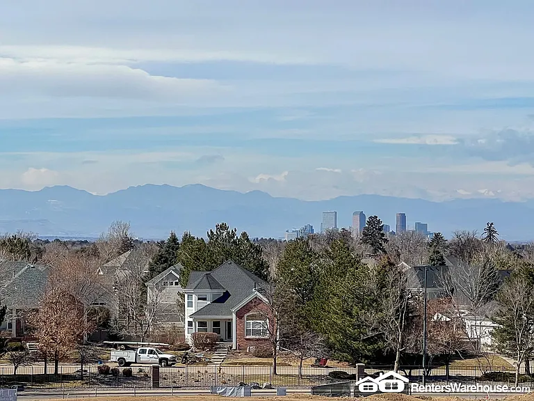 888 S Valentia St — Photo 27