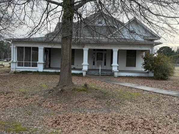 303 College St, Blevins, AR 71825