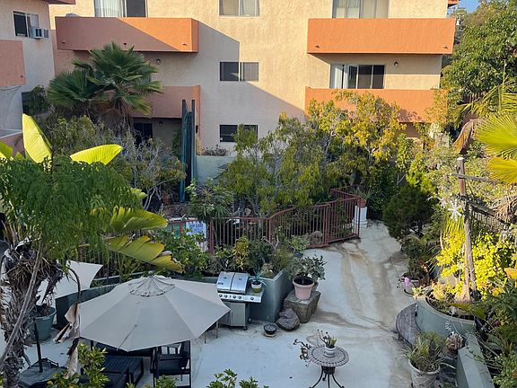 4th image of 1128 Ocean Park Blvd #313