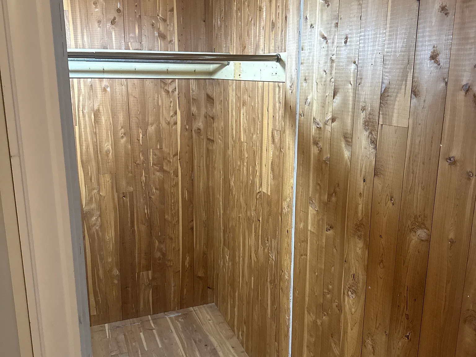 1 bed, 1.5 bath, 2997 sqft, $1,000 — Photo 2