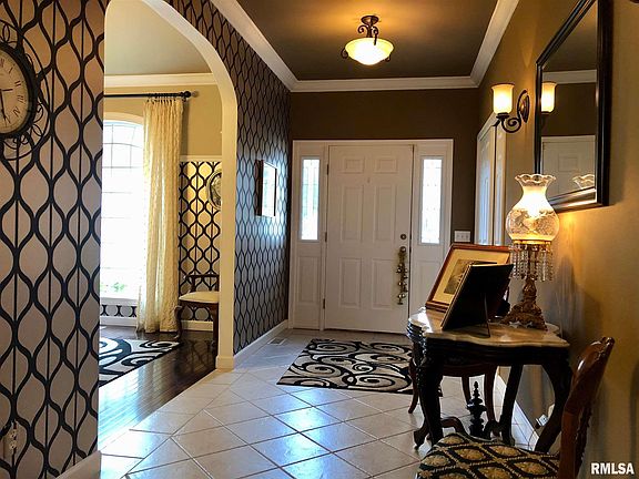 2nd image of 1325 Woodland Trl
