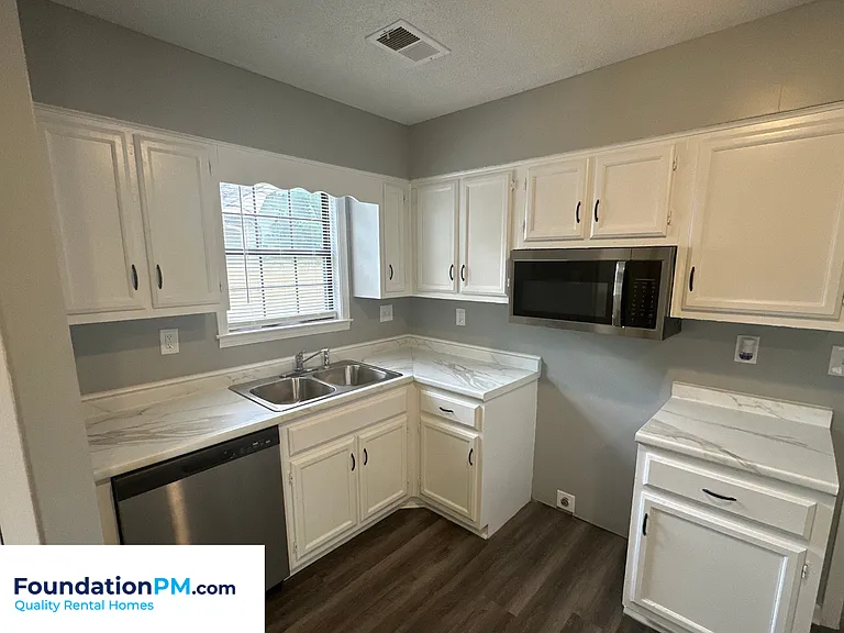 2293 Hometown Dr — Photo 3