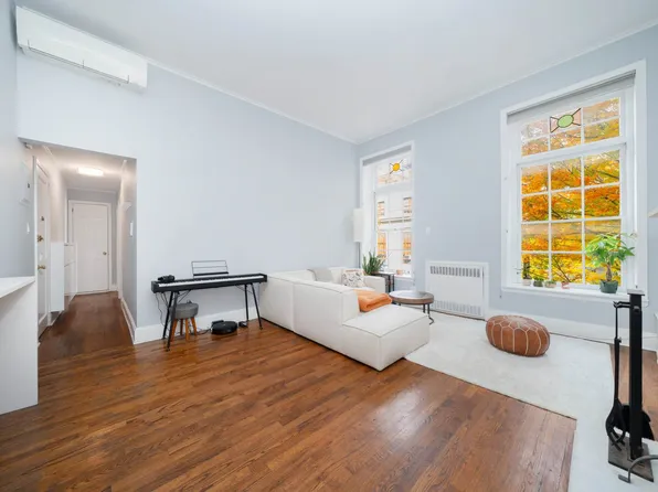 108 Pierrepont Street image 2 of 26