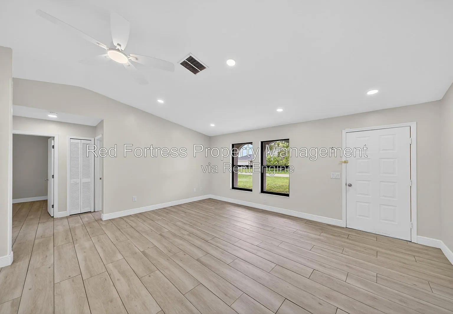 3 bed, 2.0 bath, 1361 sqft, $2,095 — Photo 4
