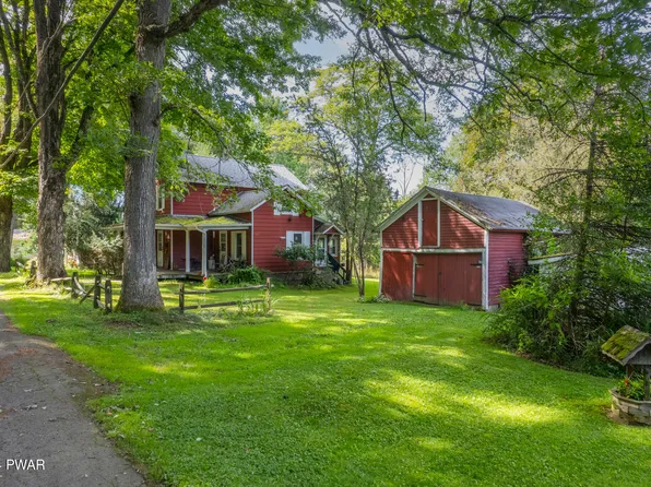 326 Rowe St, Hawley, PA 18428