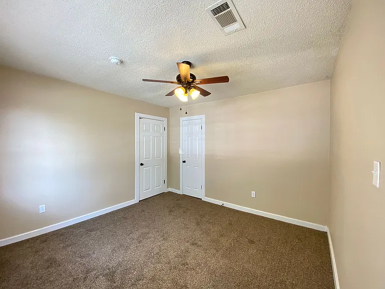 3602 W 13th St — Photo 5