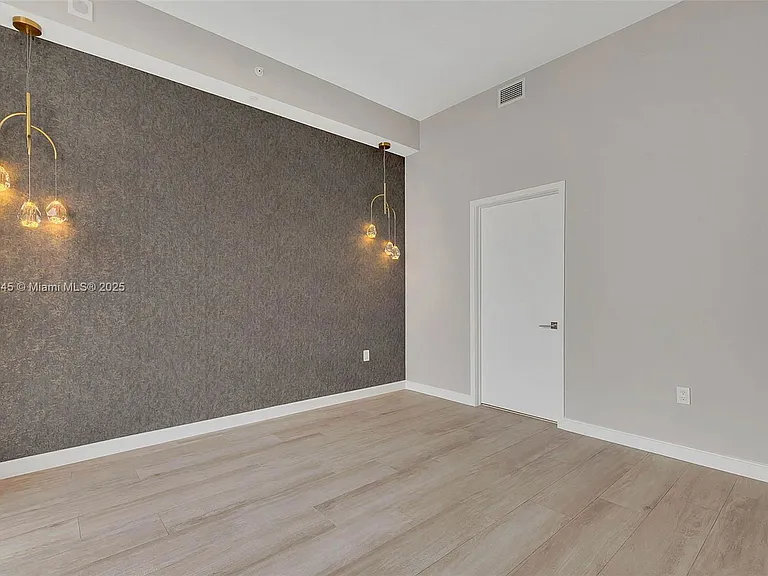 45 SW 9th St #4509 — Photo 7